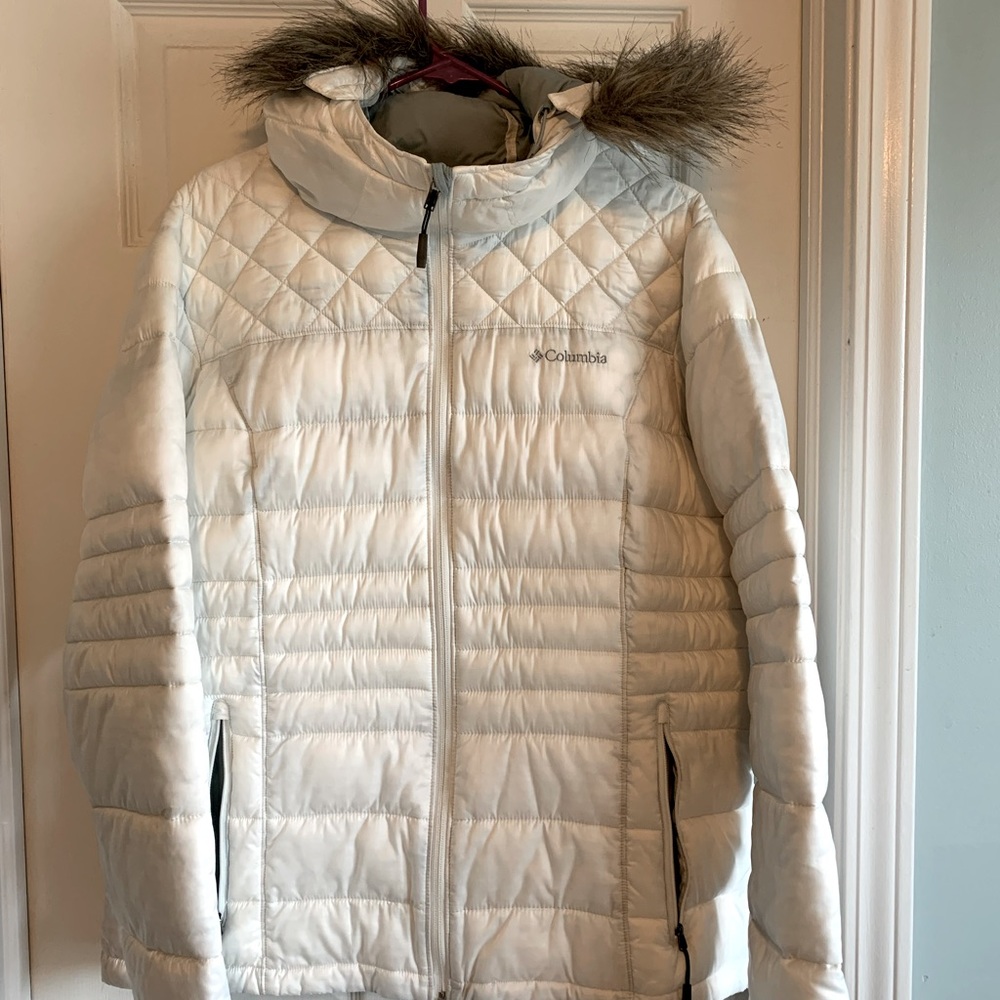 Columbia Winter White Jacket with Faux Fur Hood